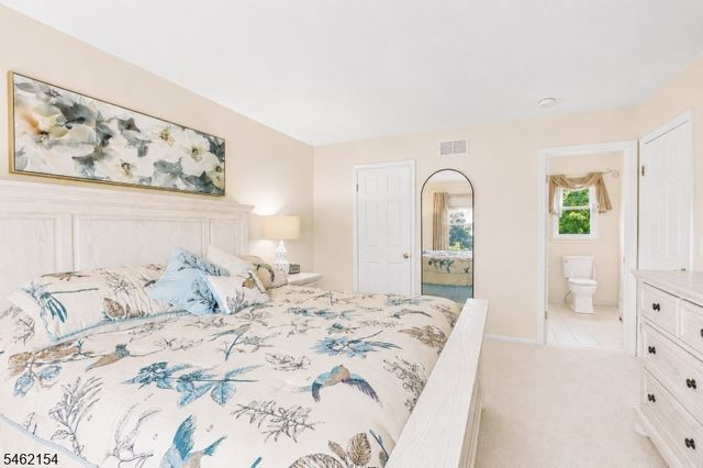 33 Hughey Ln, Hillsborough Twp., NJ 08844