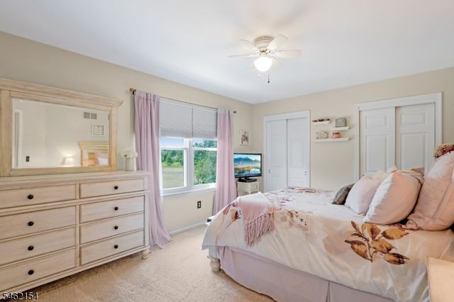 33 Hughey Ln, Hillsborough Twp., NJ 08844
