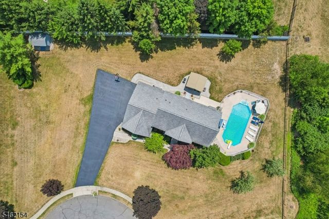 33 Hughey Ln, Hillsborough Twp., NJ 08844