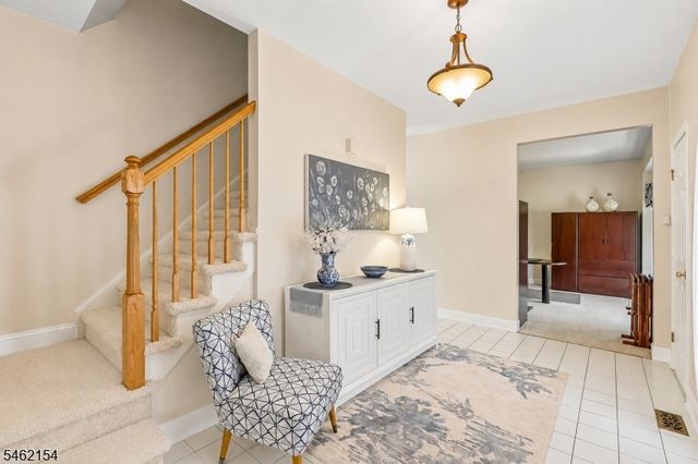 33 Hughey Ln, Hillsborough Twp., NJ 08844