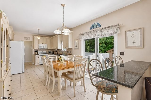 33 Hughey Ln, Hillsborough Twp., NJ 08844