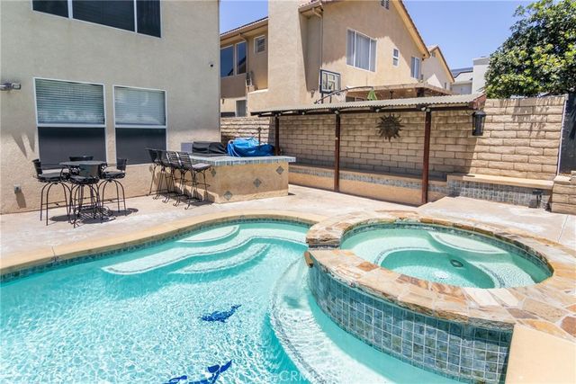 28318 Santa Catarina, Saugus, CA 91350