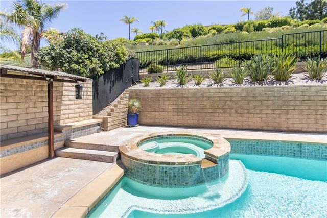 28318 Santa Catarina, Saugus, CA 91350