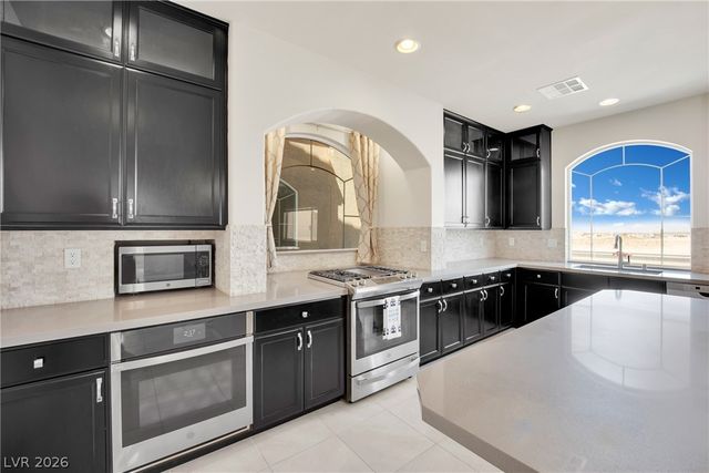 9770 Hawk Crest Street, Las Vegas, NV 89141