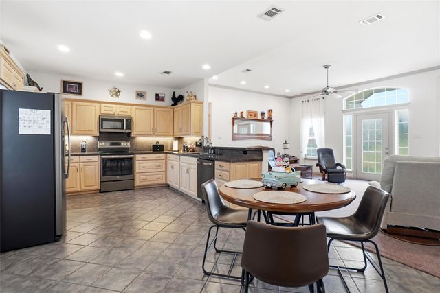 207 Bonita Drive, Granbury, TX 76049
