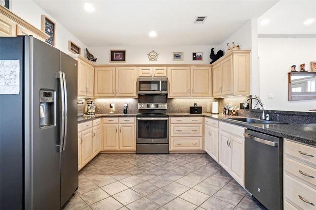 207 Bonita Drive, Granbury, TX 76049