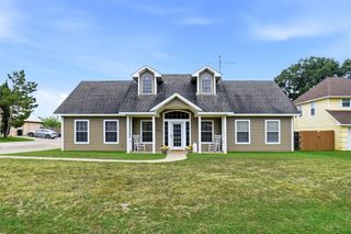 207 Bonita Drive, Granbury, TX 76049