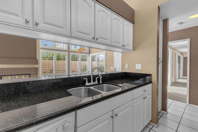 16 San Felipe Drive, Palm Desert, CA 92260