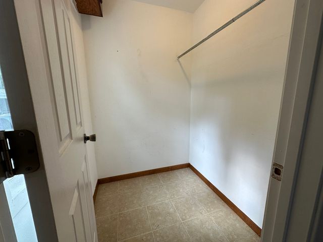 37 S Heather Drive, Crystal Lake, IL 60014
