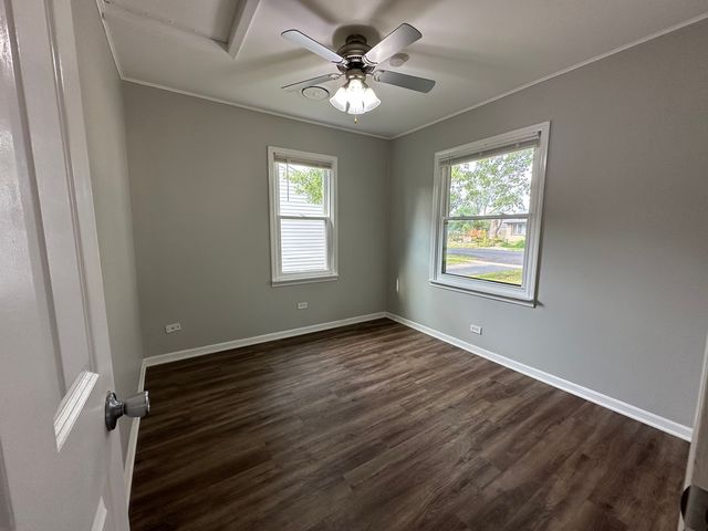 37 S Heather Drive, Crystal Lake, IL 60014