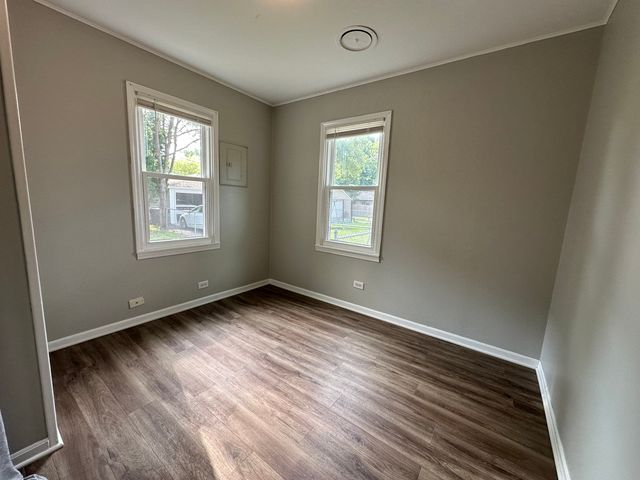 37 S Heather Drive, Crystal Lake, IL 60014