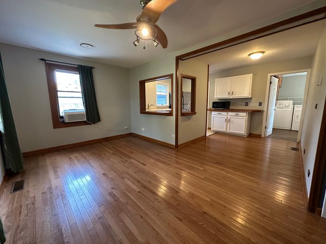 37 S Heather Drive, Crystal Lake, IL 60014