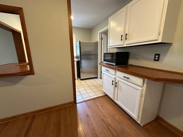 37 S Heather Drive, Crystal Lake, IL 60014