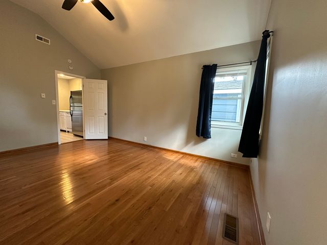37 S Heather Drive, Crystal Lake, IL 60014