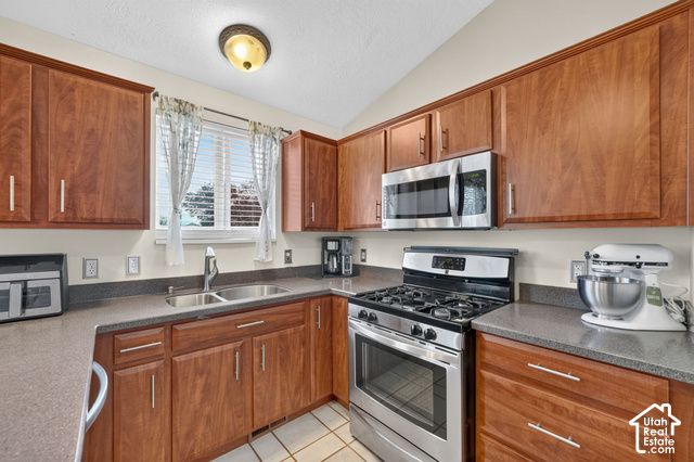 6061 S WALNUT VIEW DR, Salt Lake City, UT 84118