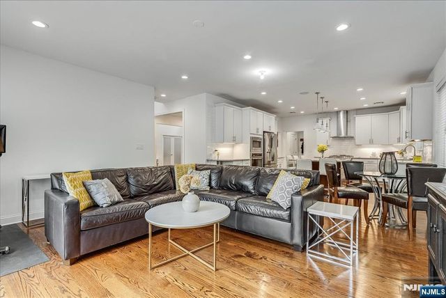 23 Erskine Drive, Morristown Town, NJ 07960