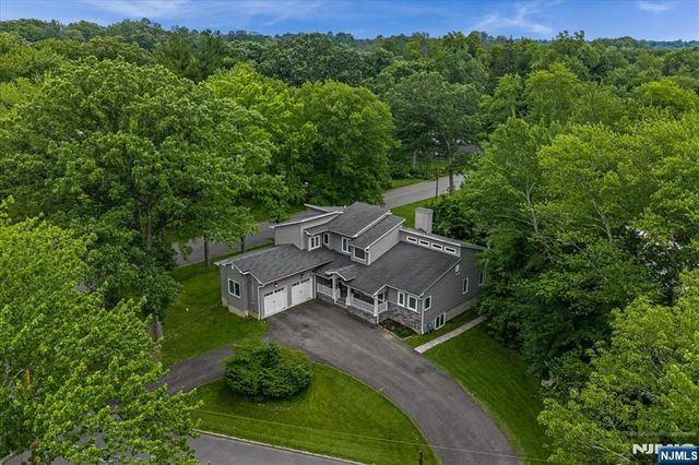 23 Erskine Drive, Morristown Town, NJ 07960