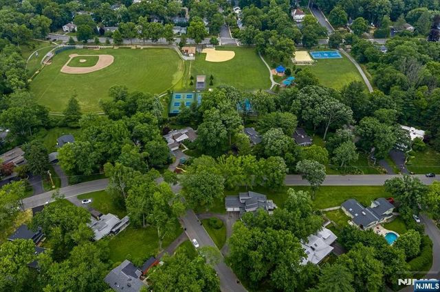 23 Erskine Drive, Morristown Town, NJ 07960