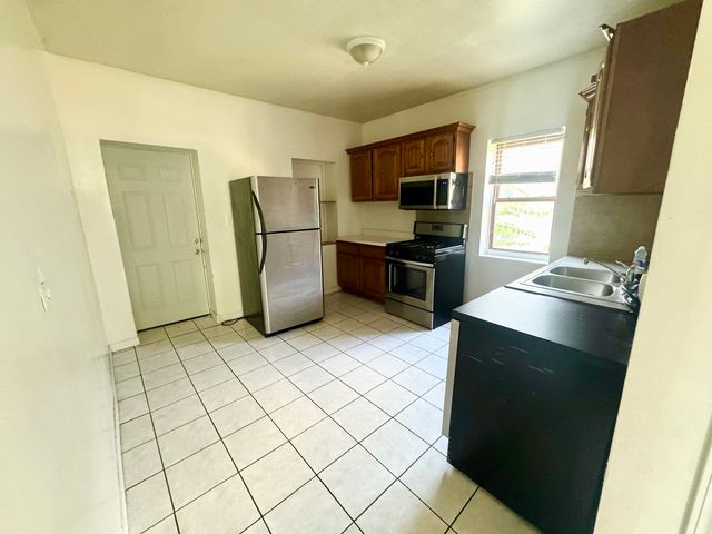 1250 N Springfield Street 2, Chicago, IL 60651