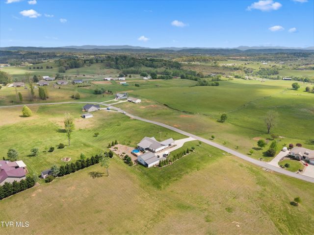 362 Shirley Drive, Whitesburg, TN 37891