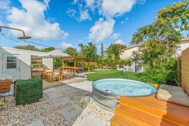 423 W Ocean Avenue, Lantana, FL 33462