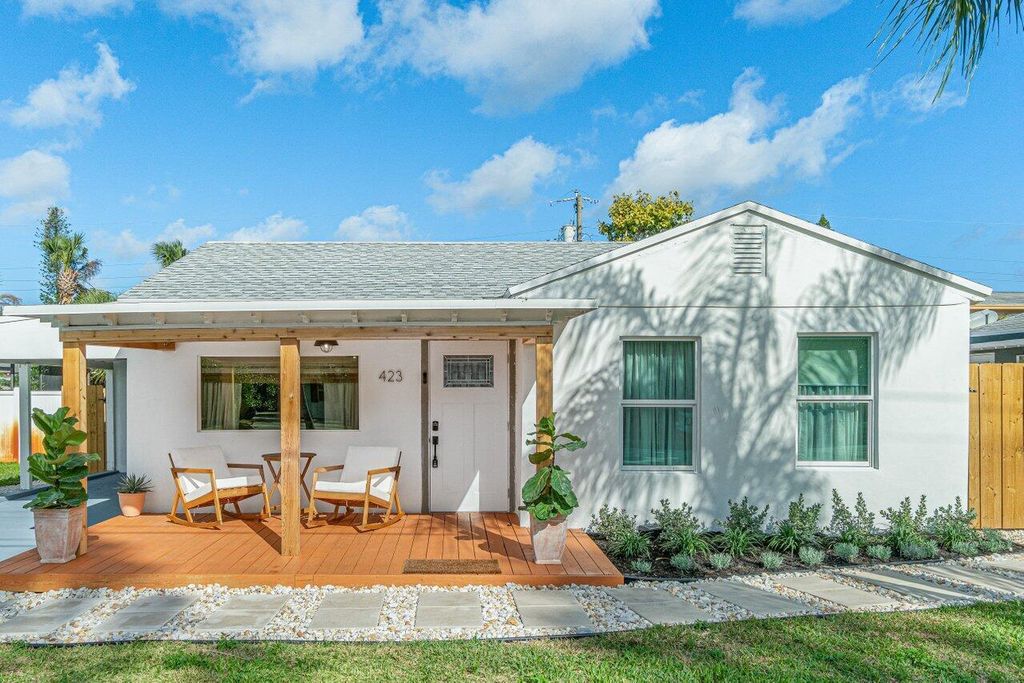 423 W Ocean Avenue, Lantana, FL 33462