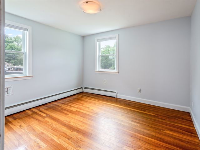 253 Central St, Hudson, MA 01749