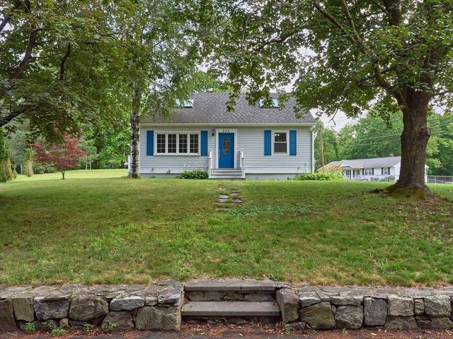 253 Central St, Hudson, MA 01749