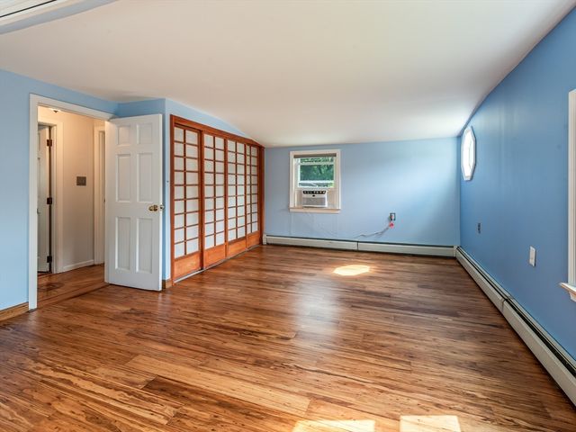 253 Central St, Hudson, MA 01749