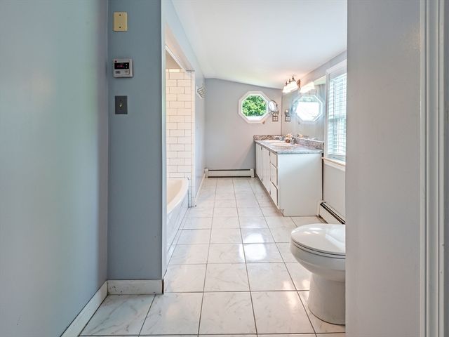 253 Central St, Hudson, MA 01749