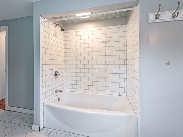 253 Central St, Hudson, MA 01749