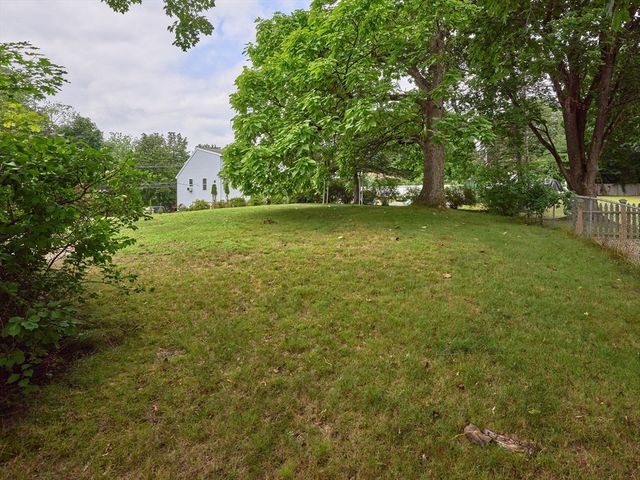 253 Central St, Hudson, MA 01749