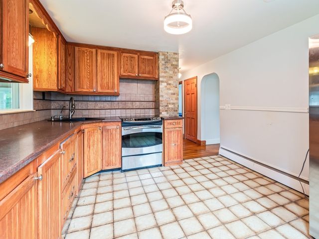 253 Central St, Hudson, MA 01749