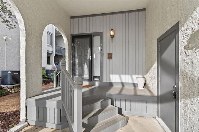 214 N First ST, Hampton, VA 23664