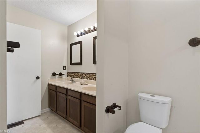 214 N First ST, Hampton, VA 23664