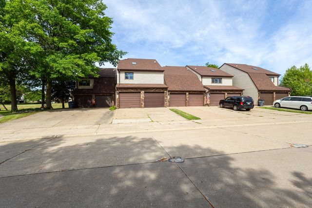 3940 Partridge Circle D, Bettendorf, IA 52722