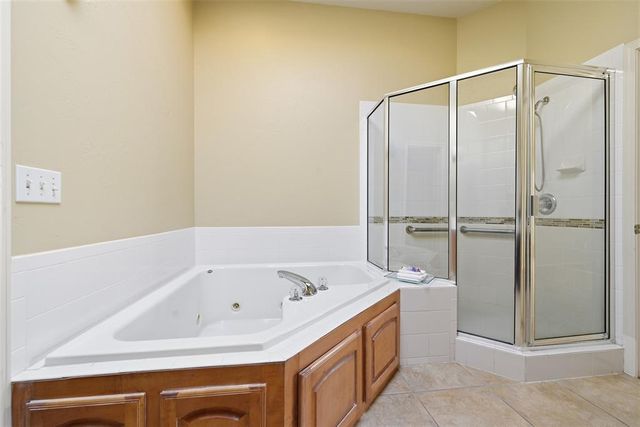 800 Longmeadow Court, Edmond, OK 73003