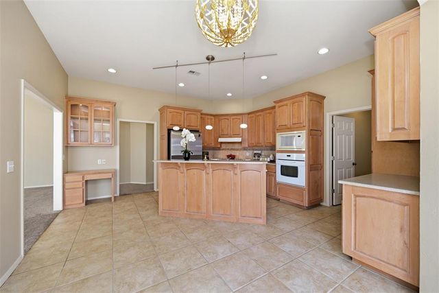 800 Longmeadow Court, Edmond, OK 73003