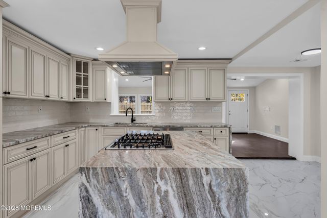 537 S Atlantic Avenue, Aberdeen, NJ 07747