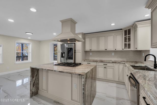 537 S Atlantic Avenue, Aberdeen, NJ 07747