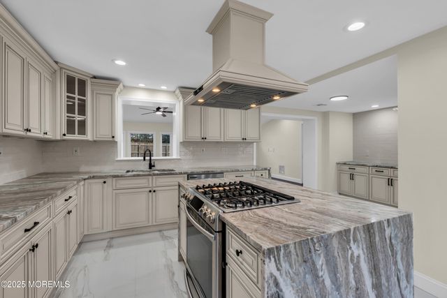 537 S Atlantic Avenue, Aberdeen, NJ 07747