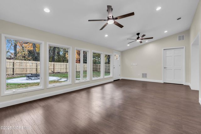 537 S Atlantic Avenue, Aberdeen, NJ 07747