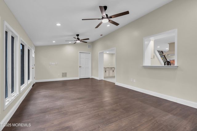 537 S Atlantic Avenue, Aberdeen, NJ 07747