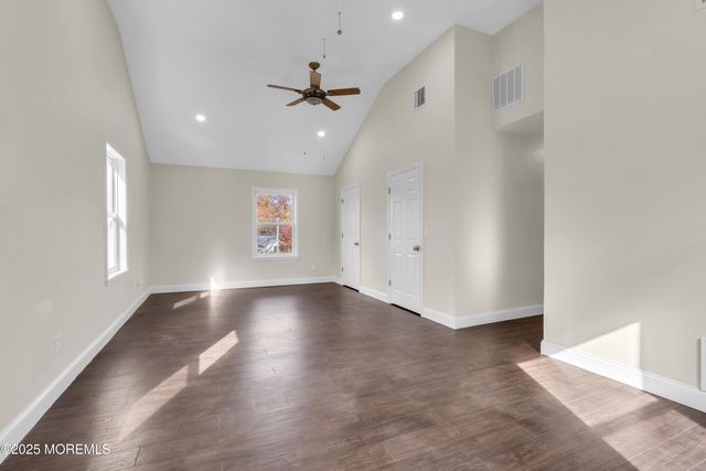 537 S Atlantic Avenue, Aberdeen, NJ 07747