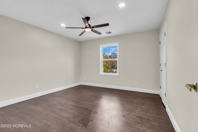 537 S Atlantic Avenue, Aberdeen, NJ 07747