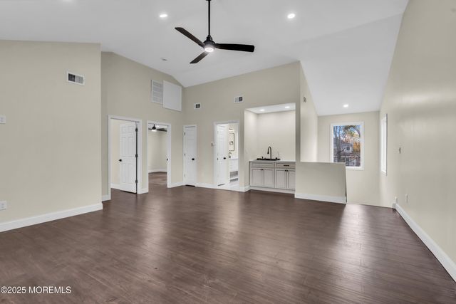 537 S Atlantic Avenue, Aberdeen, NJ 07747