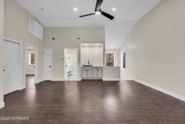 537 S Atlantic Avenue, Aberdeen, NJ 07747