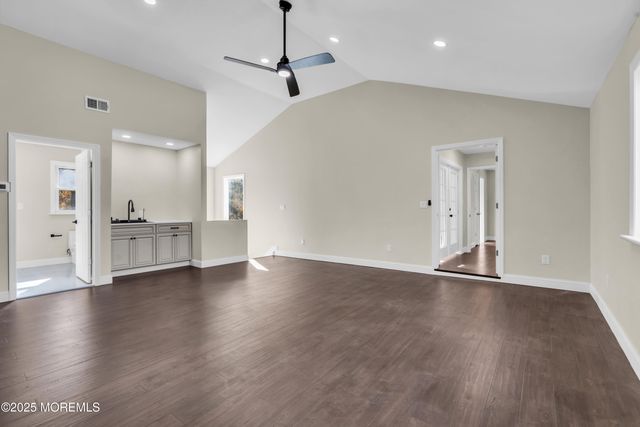 537 S Atlantic Avenue, Aberdeen, NJ 07747