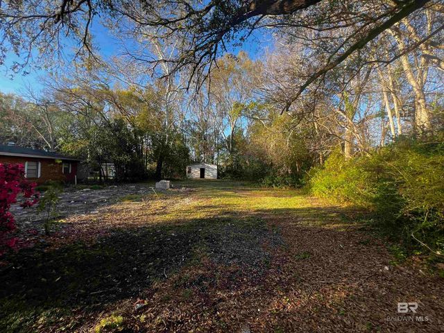 1604 ROBERT E LEE Street, Mobile, AL 36605