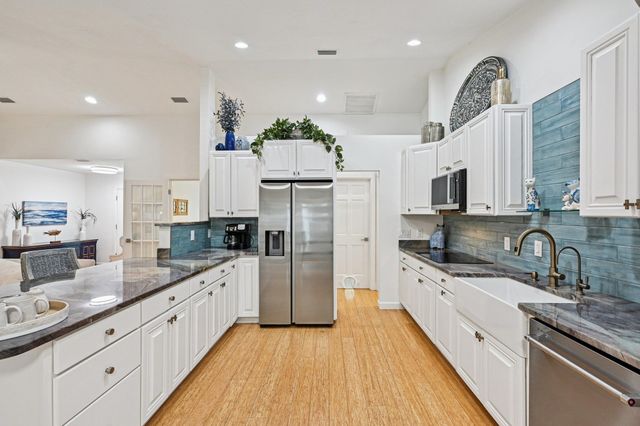 6364 Putnam St, St Augustine, FL 32080